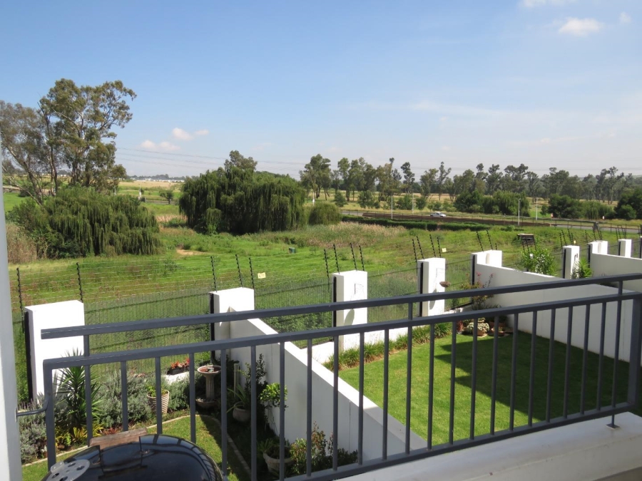 3 Bedroom Property for Sale in Westlake Eco Estate Gauteng