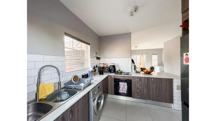 2 Bedroom Property for Sale in Halfway Gardens Gauteng