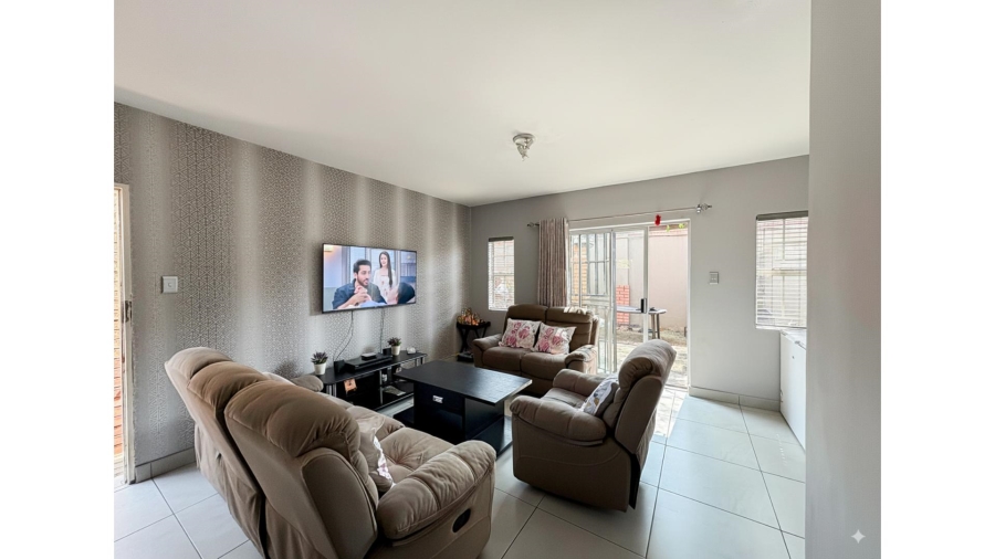 2 Bedroom Property for Sale in Halfway Gardens Gauteng