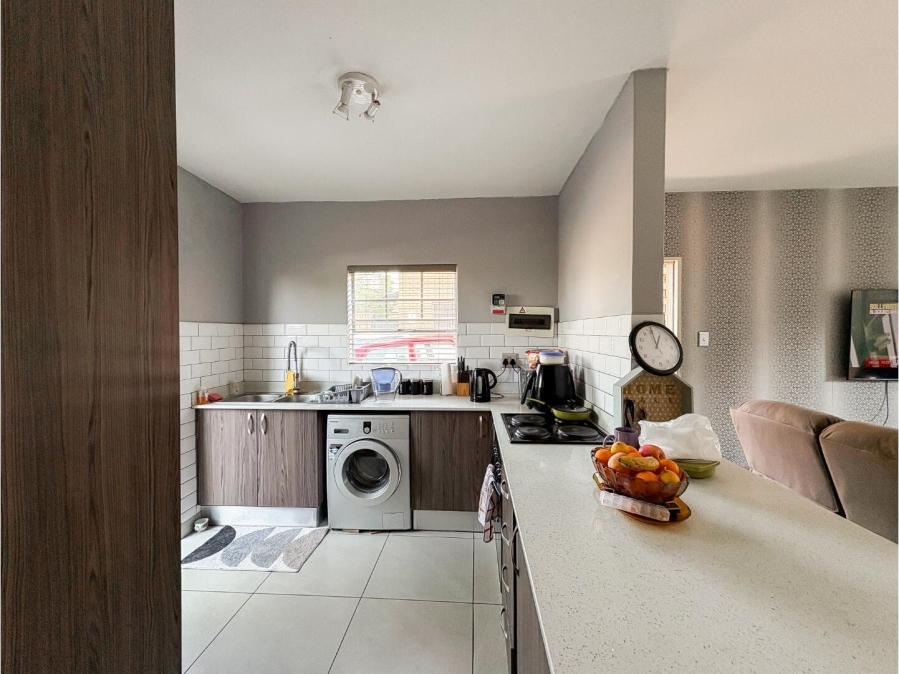 2 Bedroom Property for Sale in Halfway Gardens Gauteng