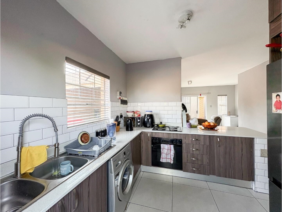 2 Bedroom Property for Sale in Halfway Gardens Gauteng