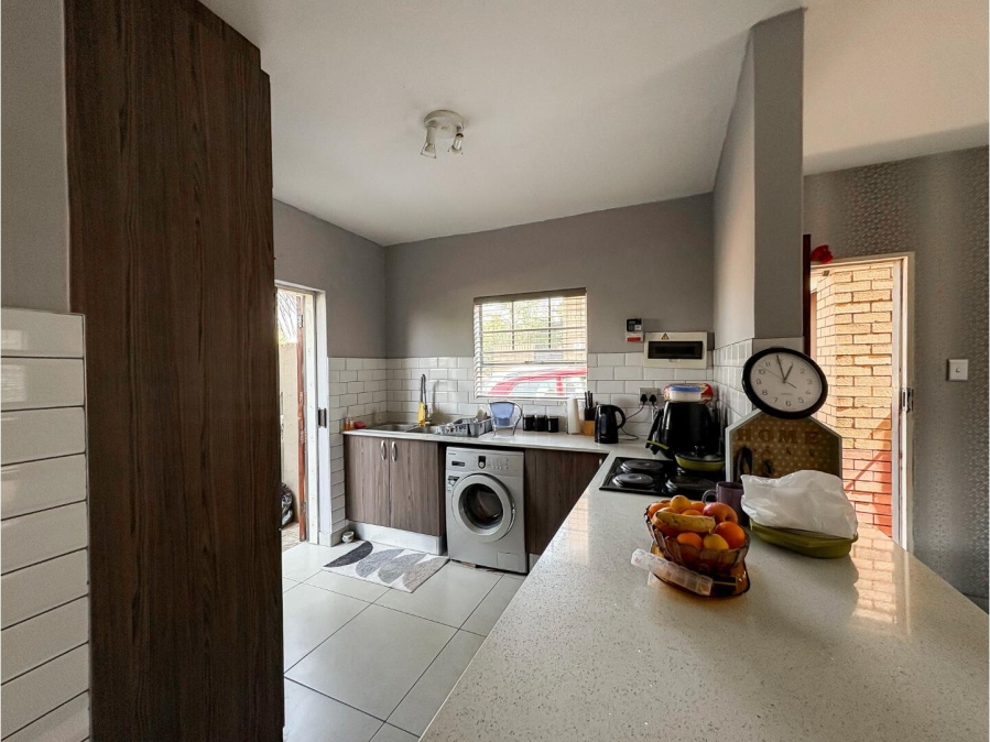 2 Bedroom Property for Sale in Halfway Gardens Gauteng