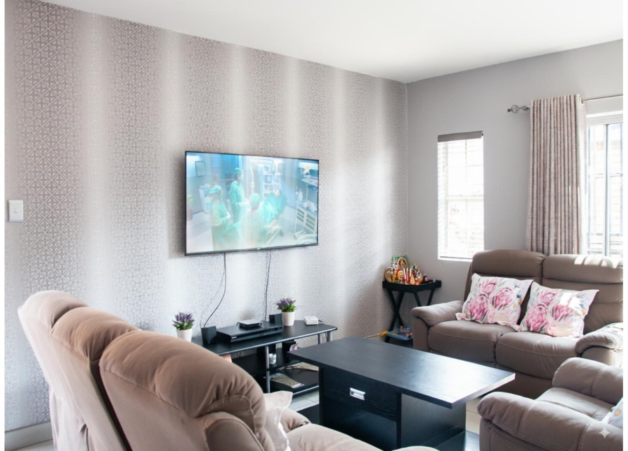 2 Bedroom Property for Sale in Halfway Gardens Gauteng