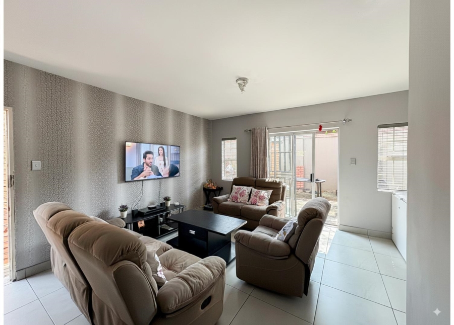 2 Bedroom Property for Sale in Halfway Gardens Gauteng