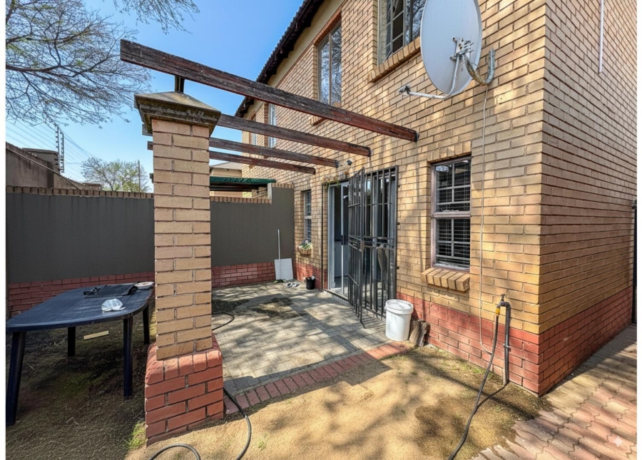 2 Bedroom Property for Sale in Halfway Gardens Gauteng