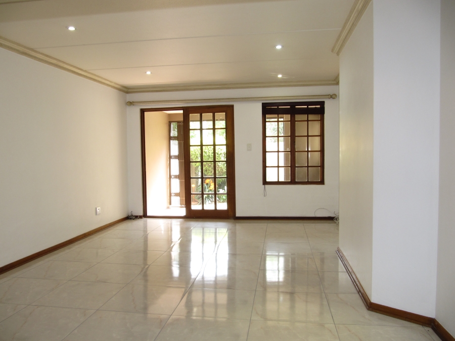 To Let 2 Bedroom Property for Rent in Hyde Park Gauteng