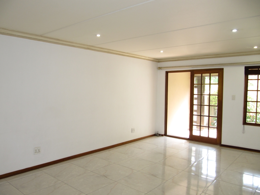 To Let 2 Bedroom Property for Rent in Hyde Park Gauteng