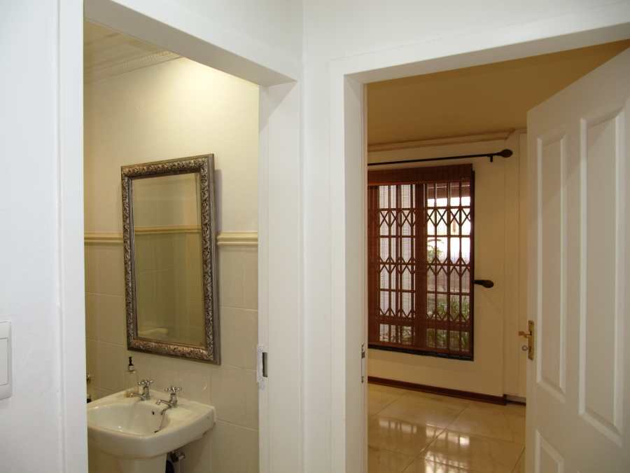 To Let 2 Bedroom Property for Rent in Hyde Park Gauteng