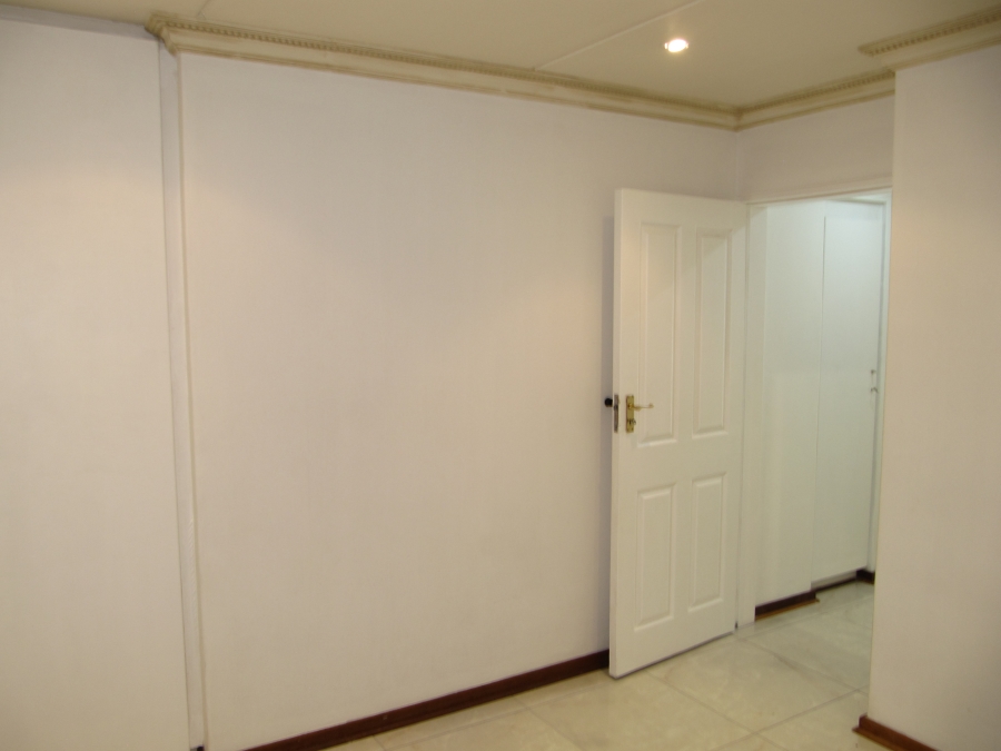 To Let 2 Bedroom Property for Rent in Hyde Park Gauteng