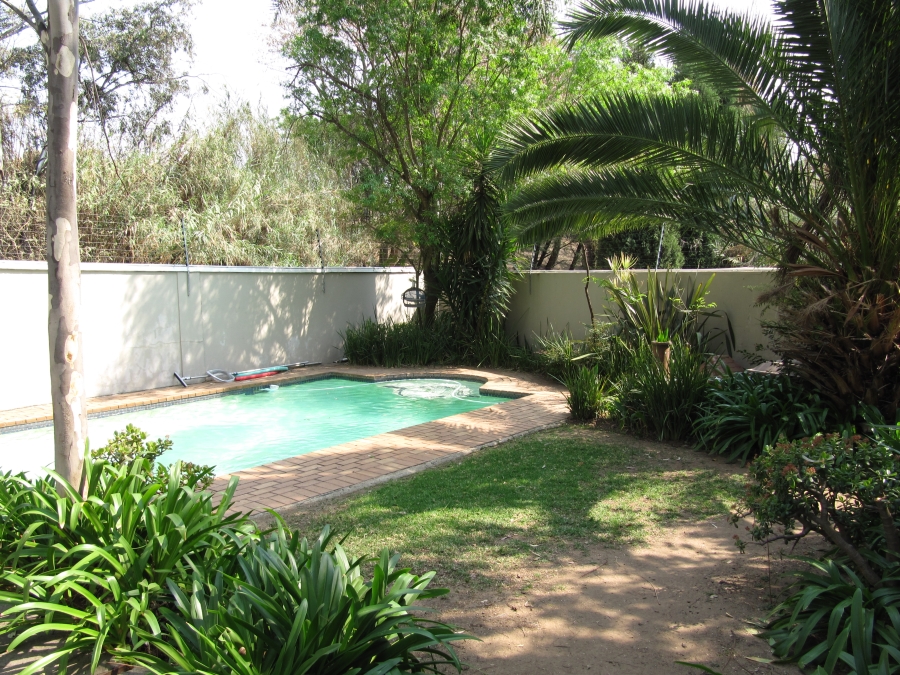 To Let 2 Bedroom Property for Rent in Hyde Park Gauteng