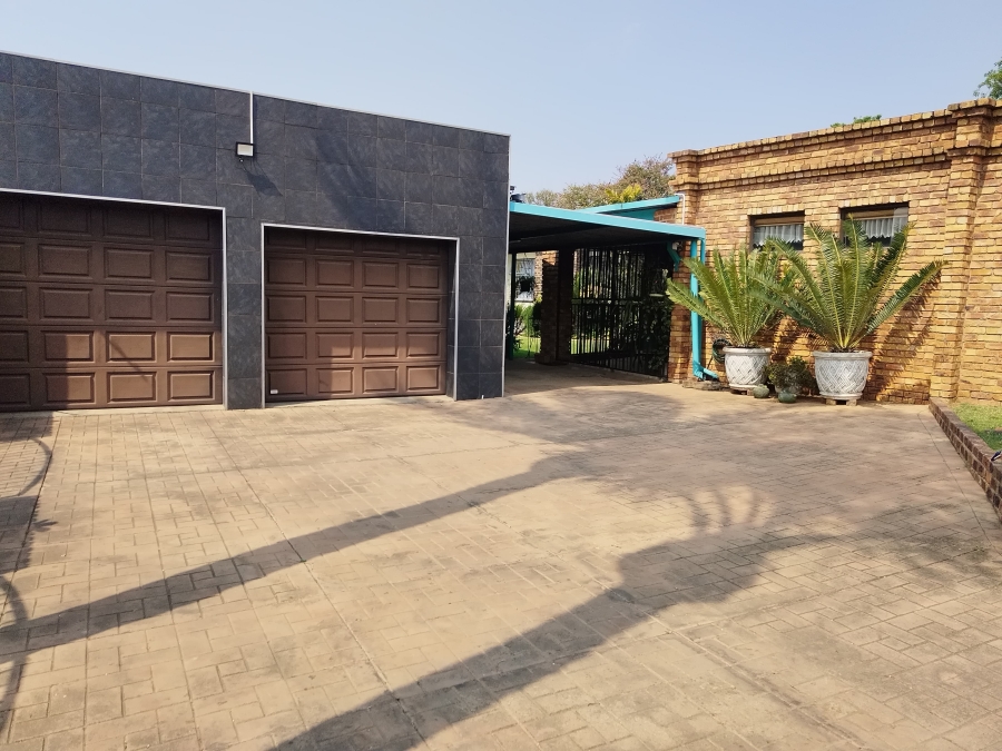4 Bedroom Property for Sale in Birchleigh Gauteng