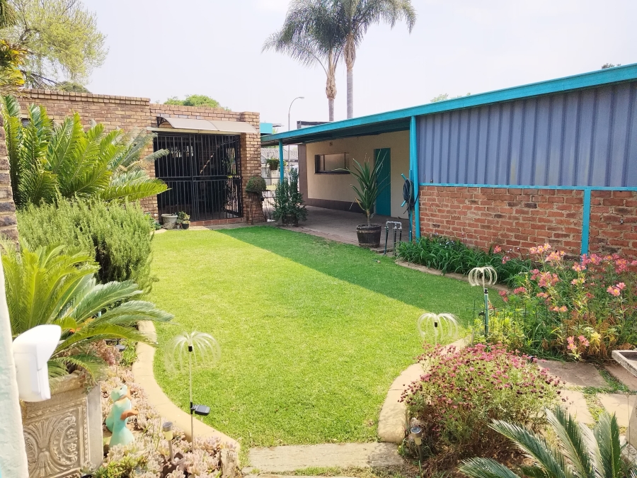 4 Bedroom Property for Sale in Birchleigh Gauteng