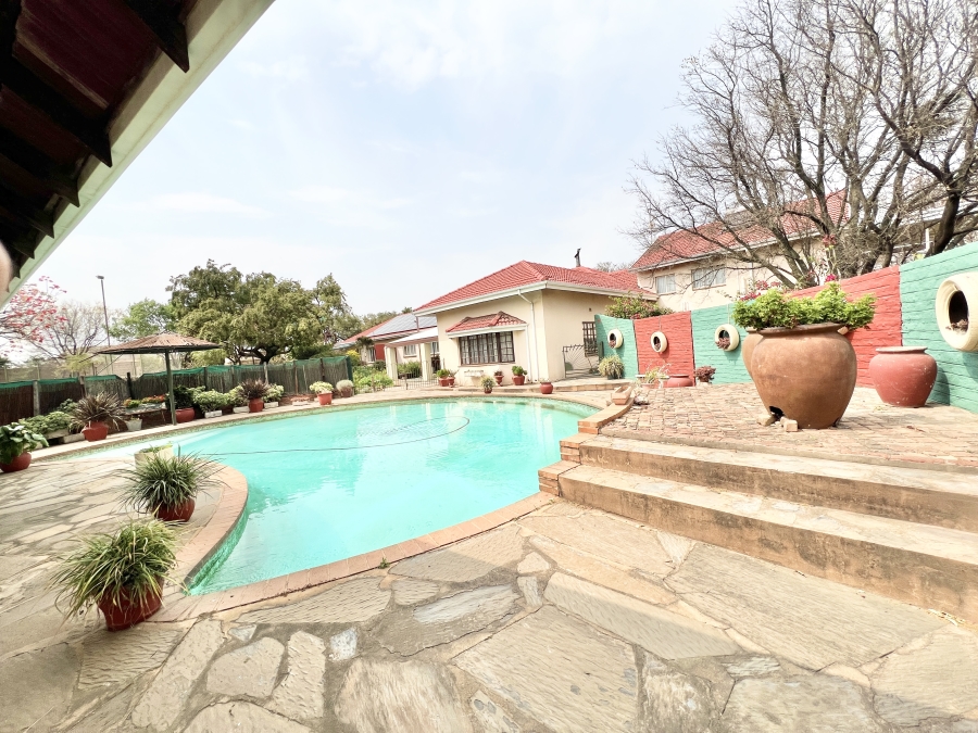 4 Bedroom Property for Sale in Knoppieslaagte Gauteng