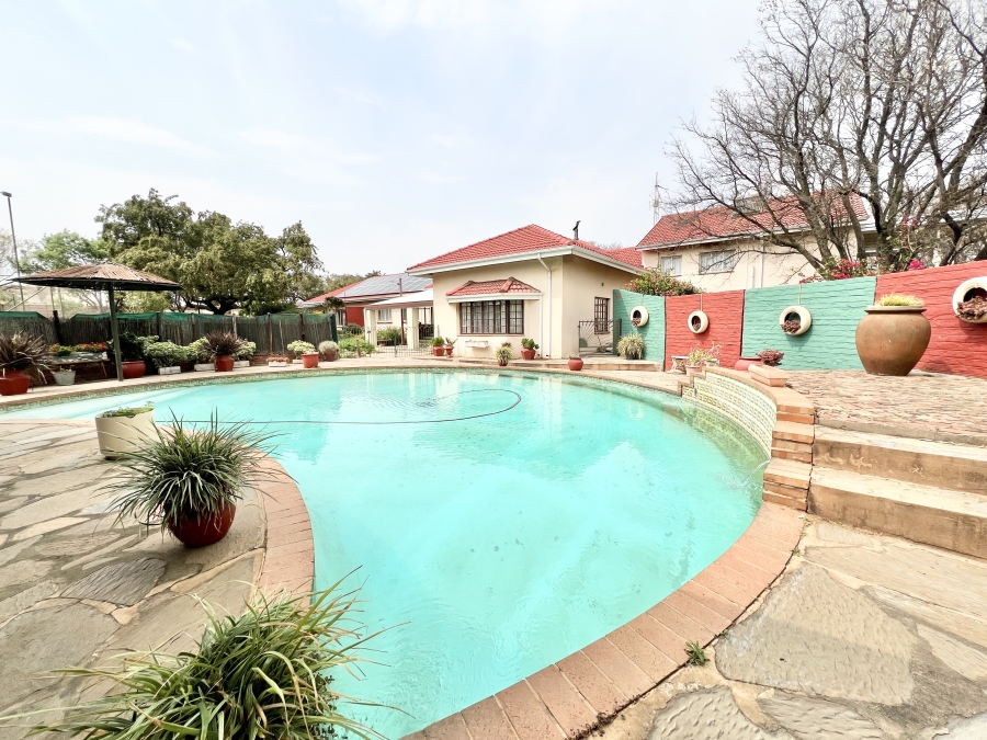 4 Bedroom Property for Sale in Knoppieslaagte Gauteng