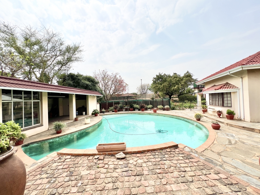 4 Bedroom Property for Sale in Knoppieslaagte Gauteng