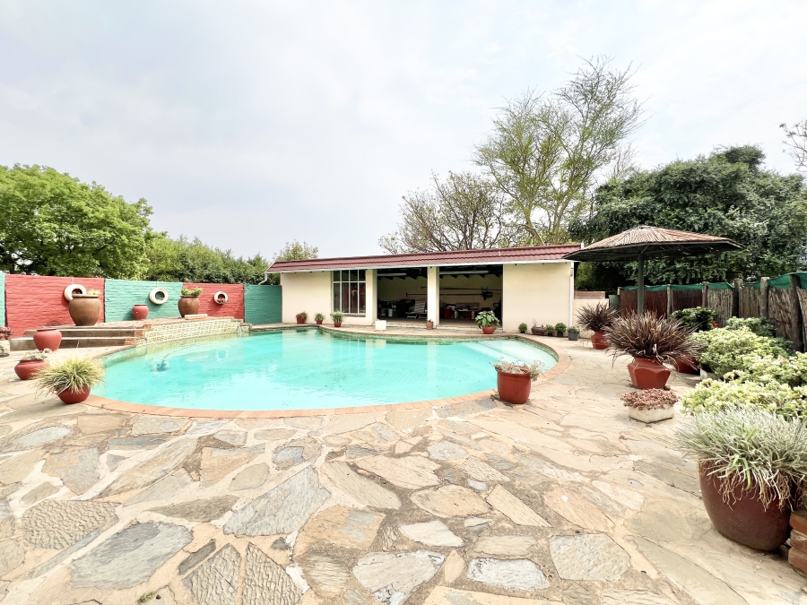 4 Bedroom Property for Sale in Knoppieslaagte Gauteng