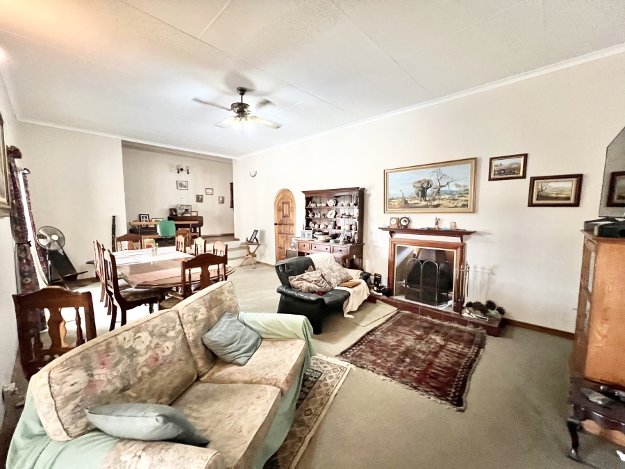 4 Bedroom Property for Sale in Knoppieslaagte Gauteng