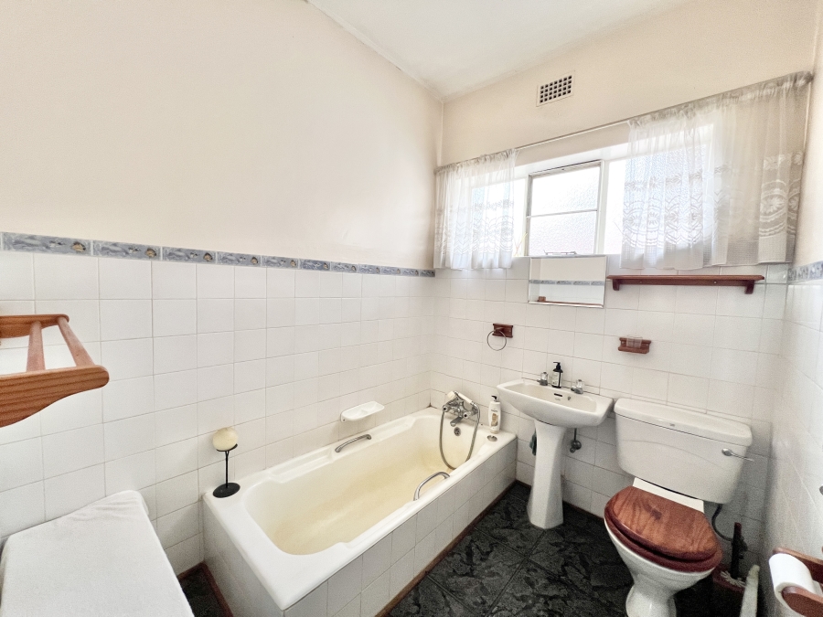 4 Bedroom Property for Sale in Knoppieslaagte Gauteng