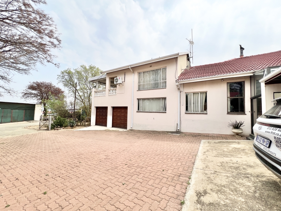 4 Bedroom Property for Sale in Knoppieslaagte Gauteng