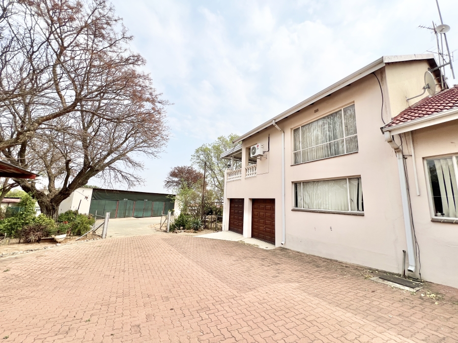 4 Bedroom Property for Sale in Knoppieslaagte Gauteng