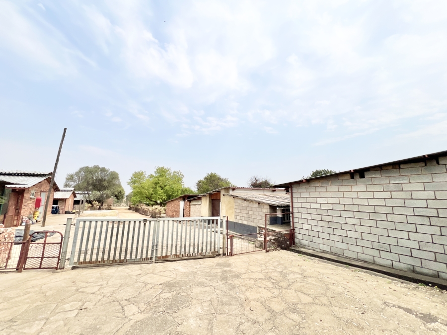 4 Bedroom Property for Sale in Knoppieslaagte Gauteng