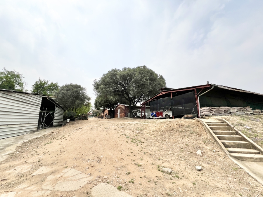 4 Bedroom Property for Sale in Knoppieslaagte Gauteng