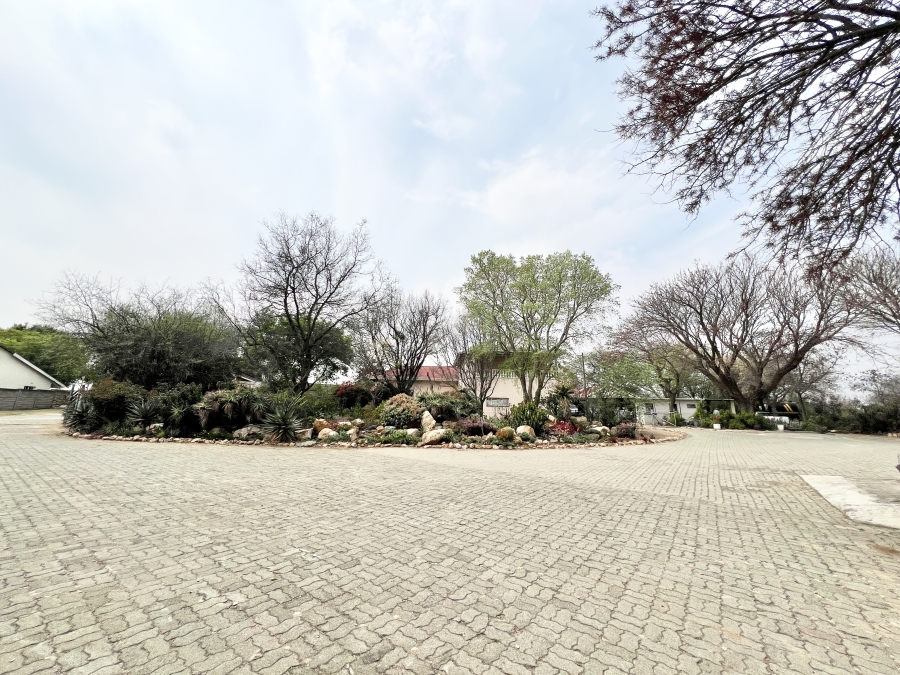 4 Bedroom Property for Sale in Knoppieslaagte Gauteng