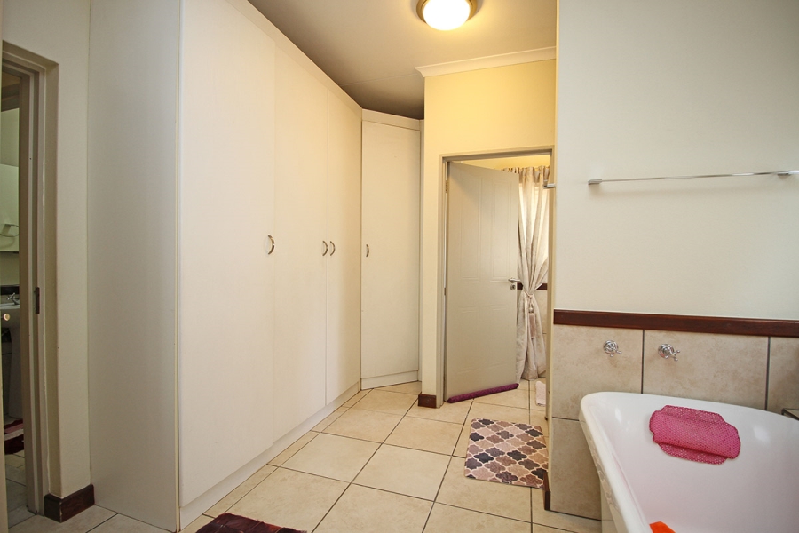 2 Bedroom Property for Sale in Beverley Gauteng