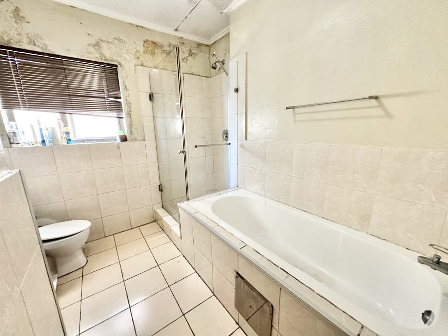 To Let 2 Bedroom Property for Rent in Erand Gardens Gauteng