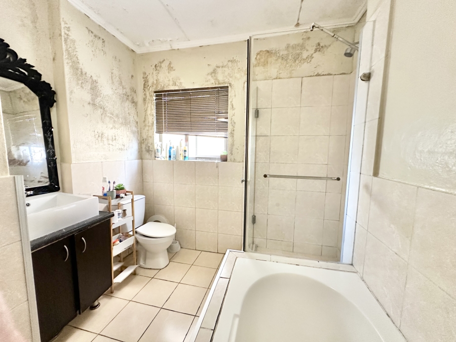 To Let 2 Bedroom Property for Rent in Erand Gardens Gauteng