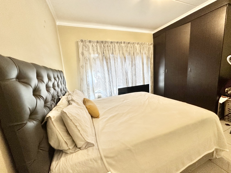 To Let 2 Bedroom Property for Rent in Erand Gardens Gauteng
