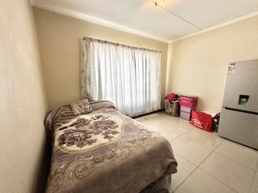 To Let 2 Bedroom Property for Rent in Erand Gardens Gauteng