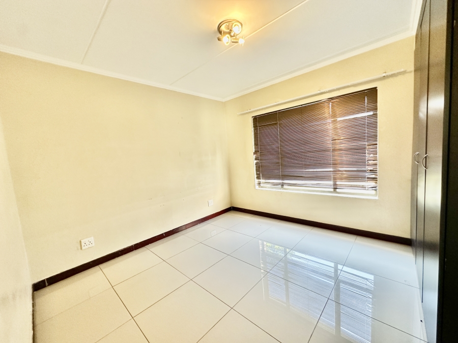 To Let 2 Bedroom Property for Rent in Erand Gardens Gauteng