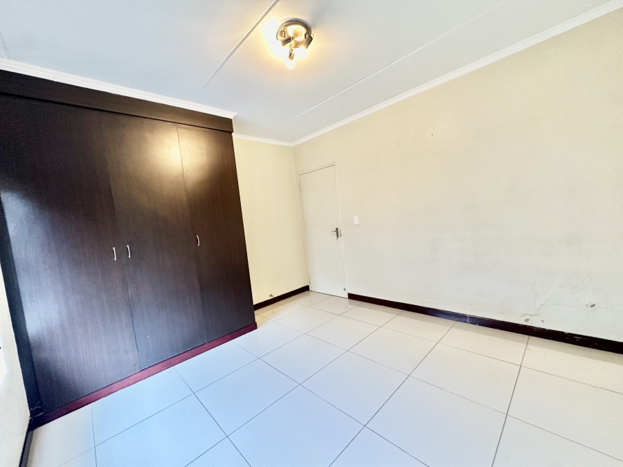 To Let 2 Bedroom Property for Rent in Erand Gardens Gauteng