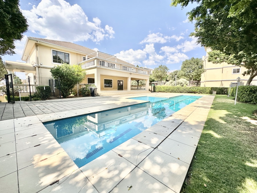 To Let 2 Bedroom Property for Rent in Erand Gardens Gauteng