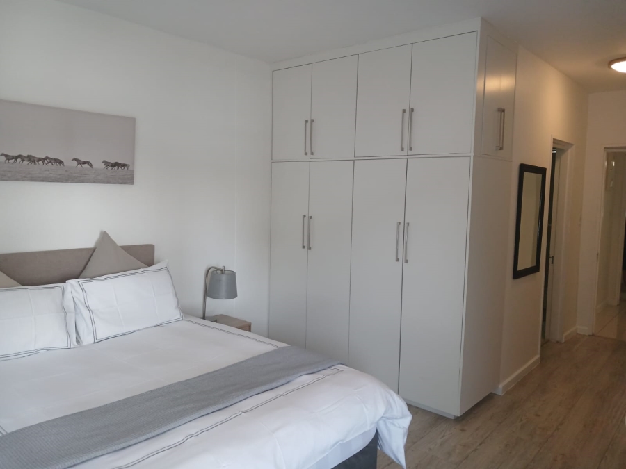To Let 2 Bedroom Property for Rent in Sandhurst Gauteng
