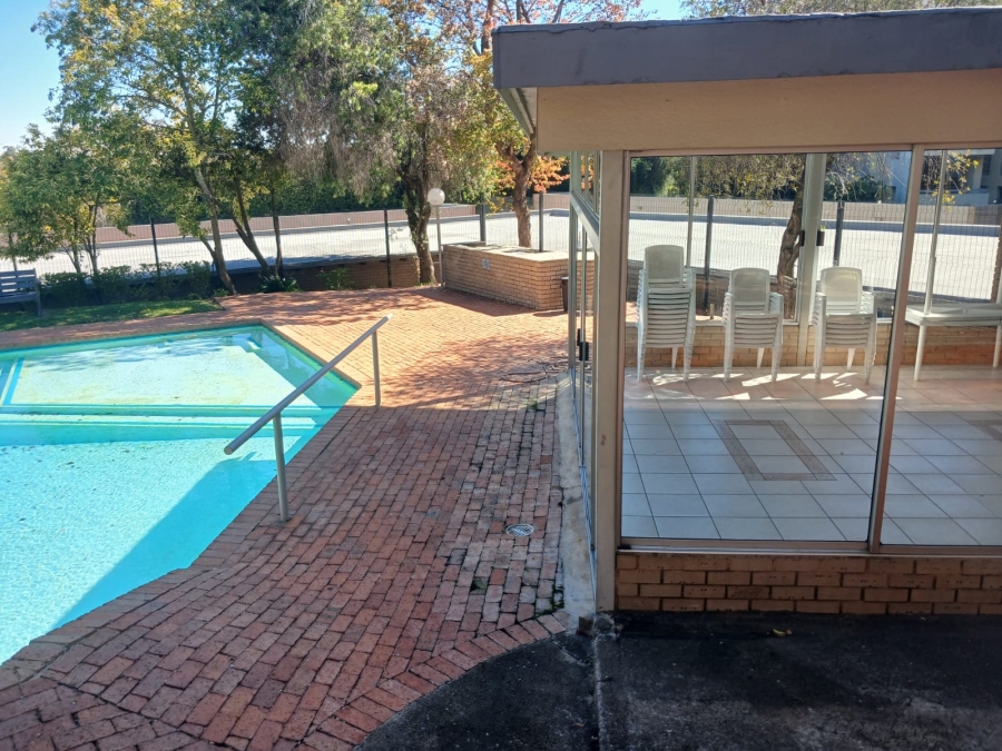 2 Bedroom Property for Sale in Sandhurst Gauteng
