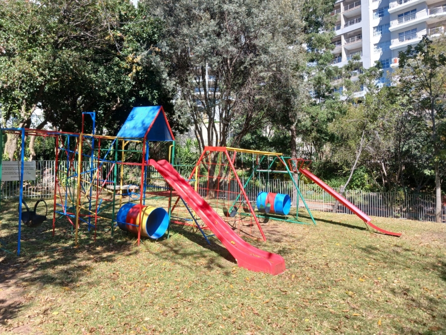 2 Bedroom Property for Sale in Sandhurst Gauteng