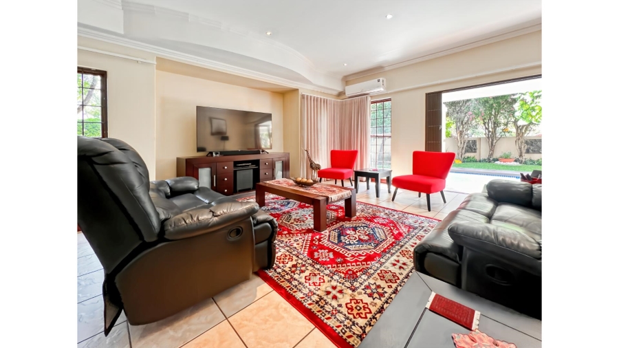 5 Bedroom Property for Sale in Lonehill Gauteng