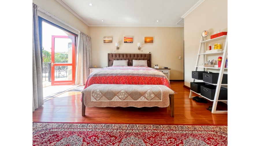 5 Bedroom Property for Sale in Lonehill Gauteng