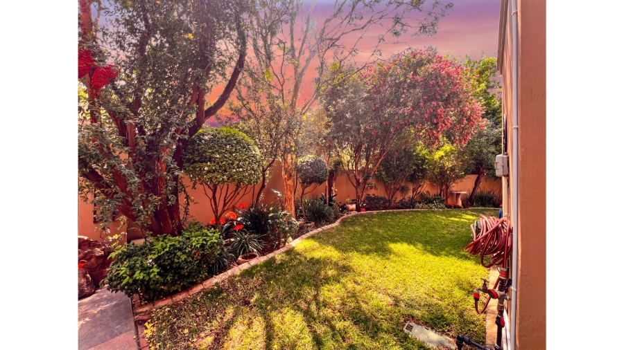 5 Bedroom Property for Sale in Lonehill Gauteng