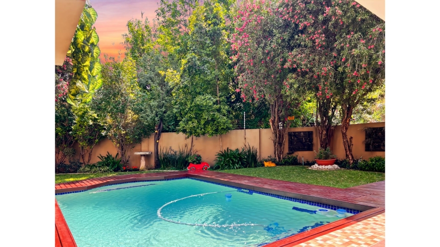 5 Bedroom Property for Sale in Lonehill Gauteng