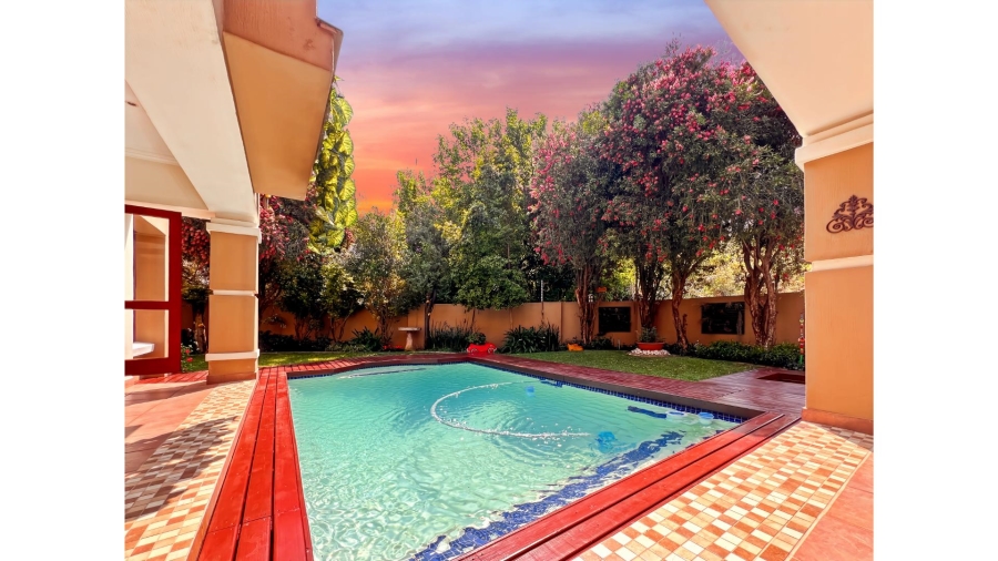 5 Bedroom Property for Sale in Lonehill Gauteng