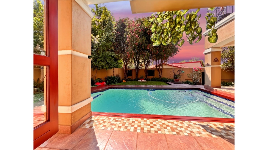 5 Bedroom Property for Sale in Lonehill Gauteng