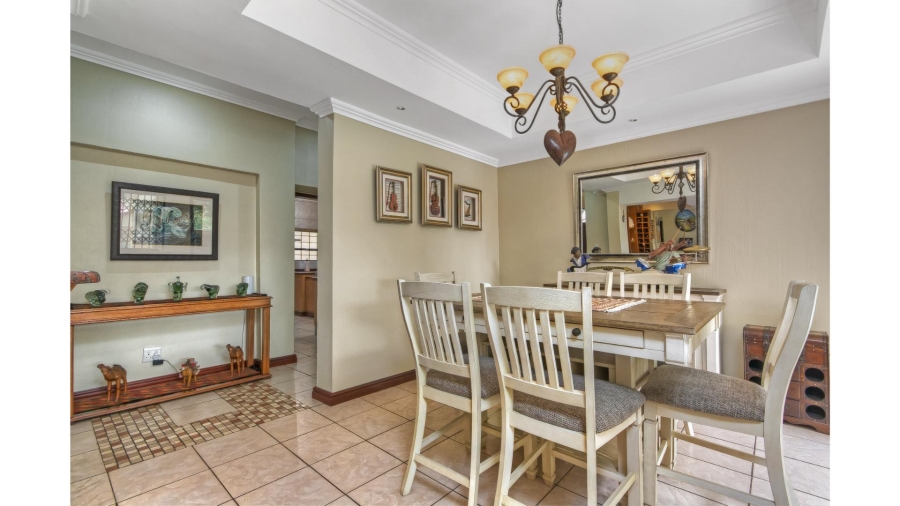 5 Bedroom Property for Sale in Lonehill Gauteng