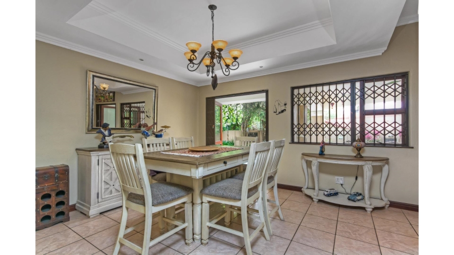 5 Bedroom Property for Sale in Lonehill Gauteng
