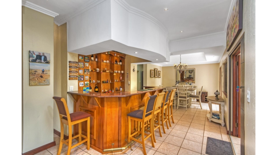 5 Bedroom Property for Sale in Lonehill Gauteng