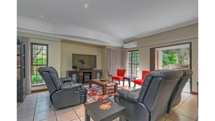 5 Bedroom Property for Sale in Lonehill Gauteng