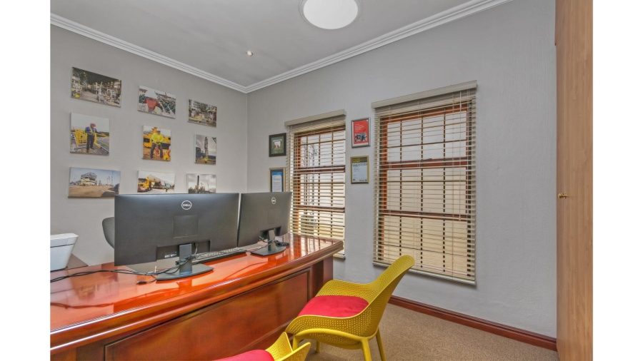 5 Bedroom Property for Sale in Lonehill Gauteng