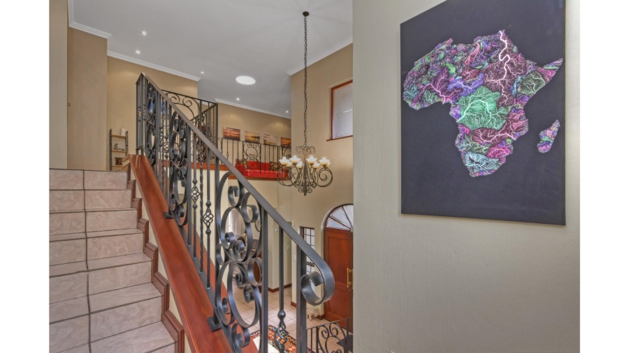 5 Bedroom Property for Sale in Lonehill Gauteng